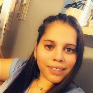 Meet your Posher, Cynthia